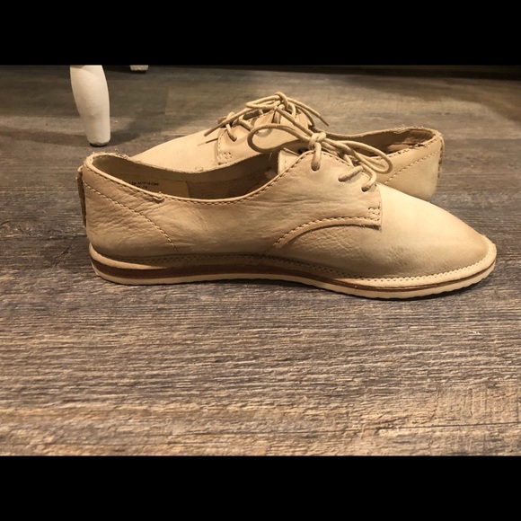 Frye shoes - Picture 2 of 6